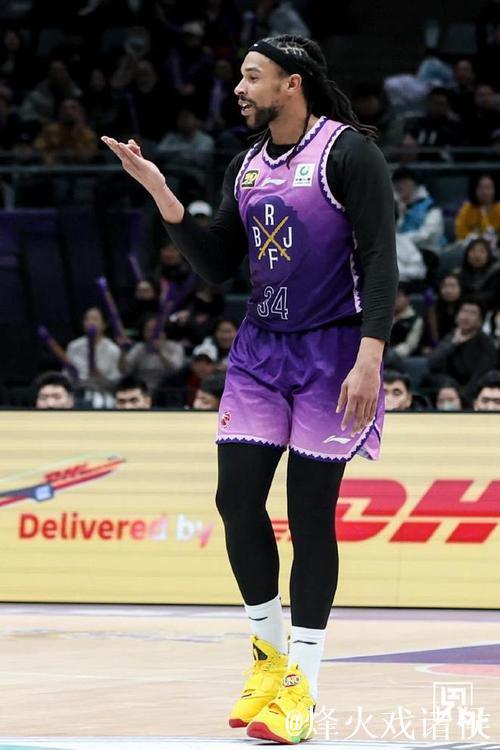 萨林杰29+17+8深圳力克山东 北控送江苏6连败 萨林杰29+17+8深圳力克山东 北控送江苏6连败