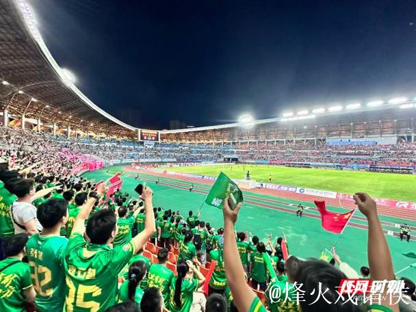 “湘超”热度带动跨省观赛 湖南郴州推多重福利邀大湾区球迷 “湘超”热度带动跨省观赛 湖南郴州推多重福利邀大湾区球迷